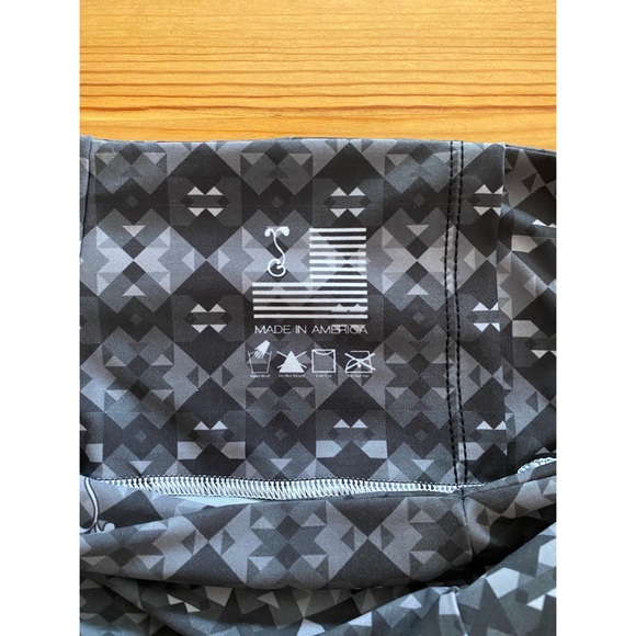 Geometric Leggings - Picture 3 of 3